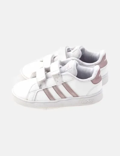 Adidas Deportiva blanca velcro
