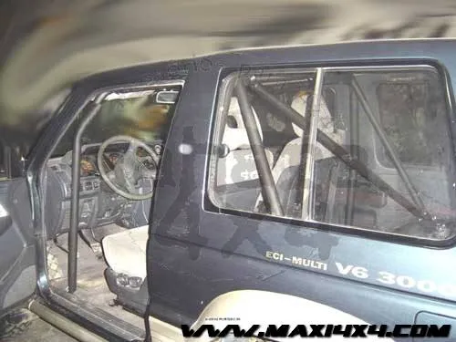 BARRAS ANTIVUELCO INTERIORES MITSUBISHI MONTERO 9199