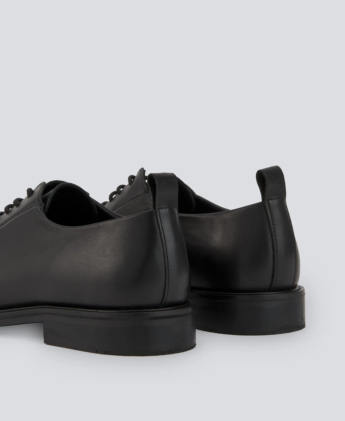 Black leather derby shoe man