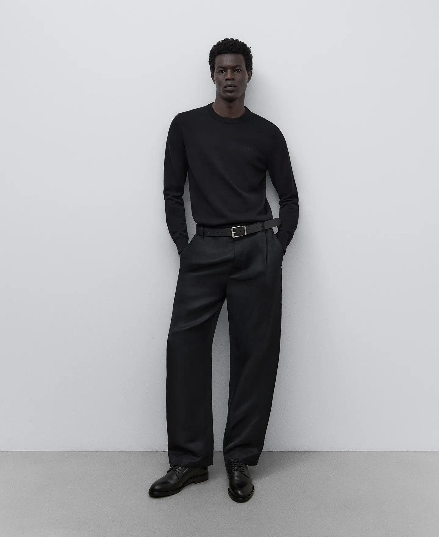 Black leather derby shoe man