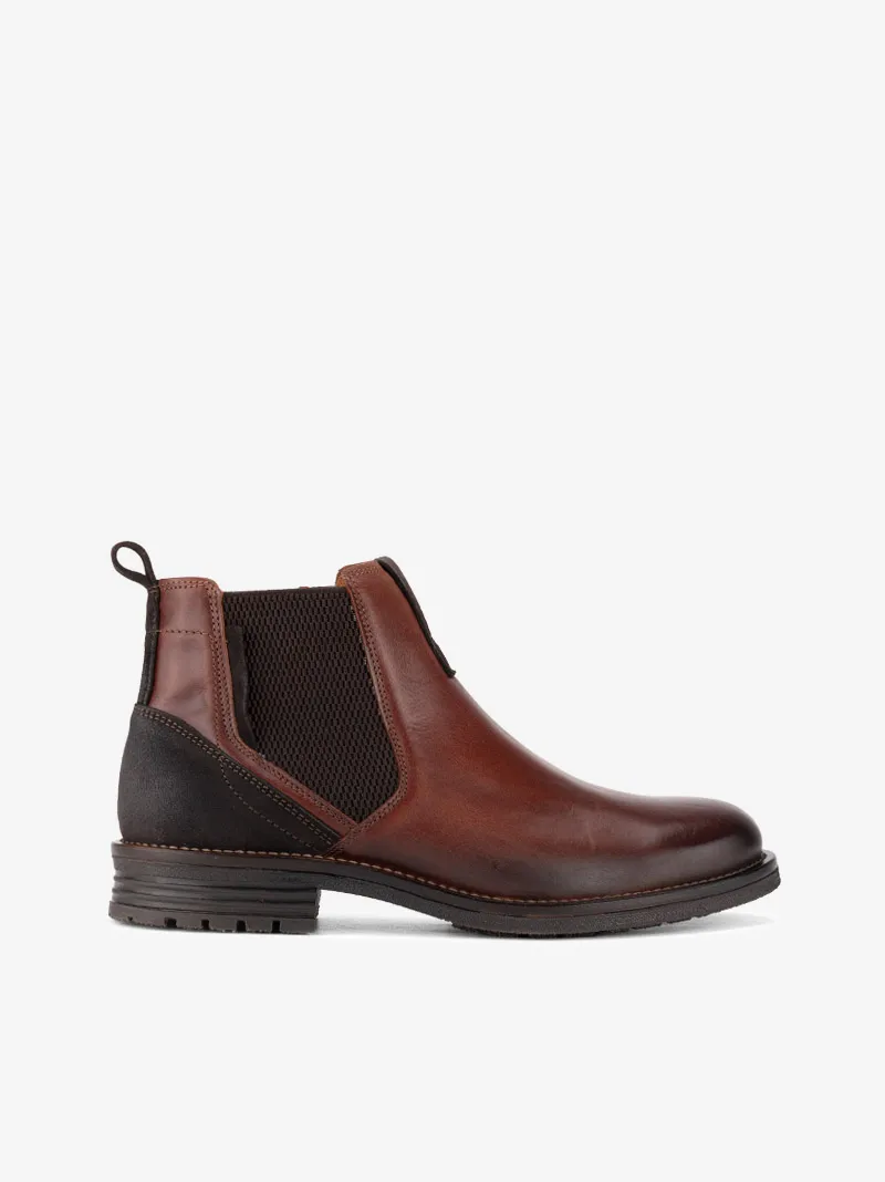 BOTA CHELSEA EM PELE COMBINADA COM SOLA DE RASTO