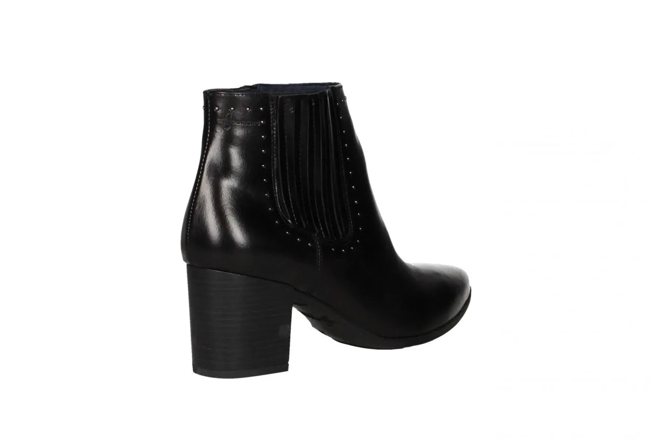 Botin Piel Negro Tachas Lado Elastico