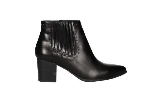 Botin Piel Negro Tachas Lado Elastico