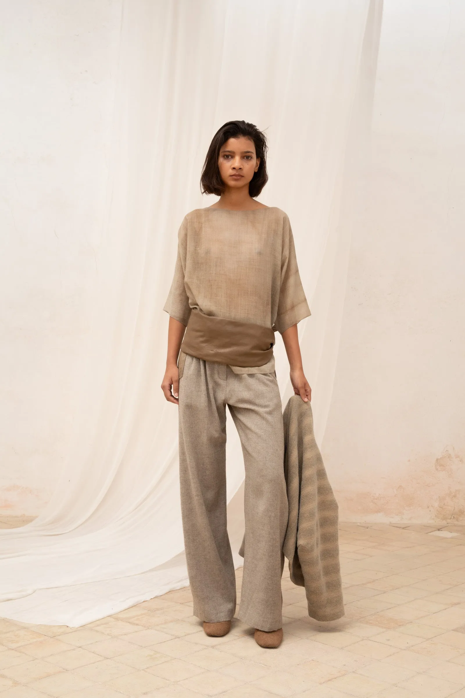 Bree, top in brown melange virgin wool