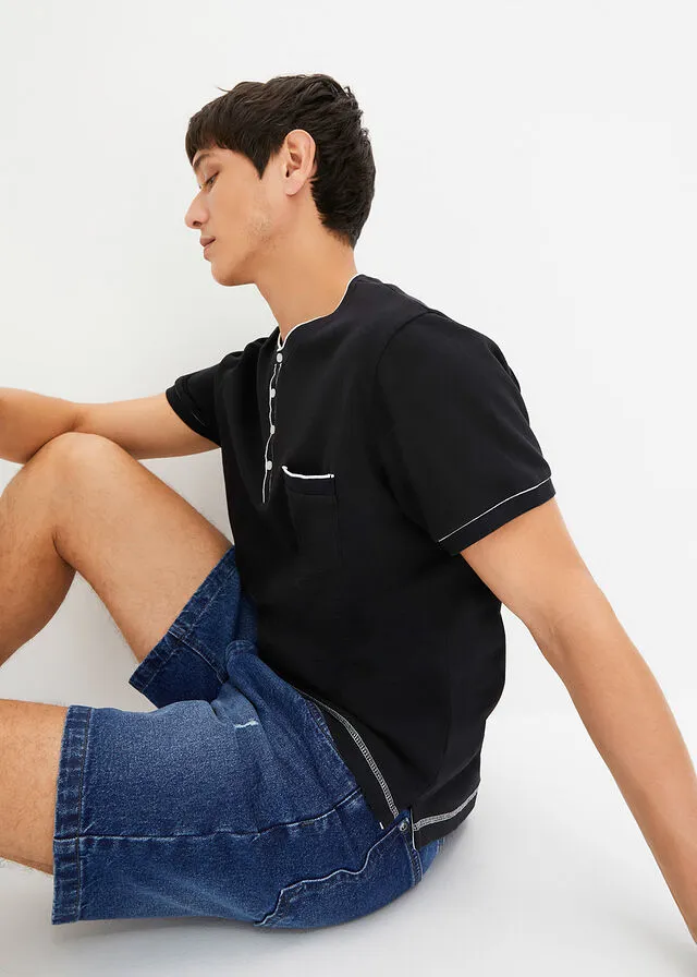 Camiseta con cuello henley Negro