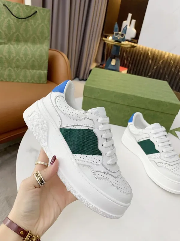 Designers Sneaker Casual Shoe 2023 NUEVOS colores Hombres Mujeres Black Trainer 4cm Parte inferior gruesa Cuero genuino Luxury C