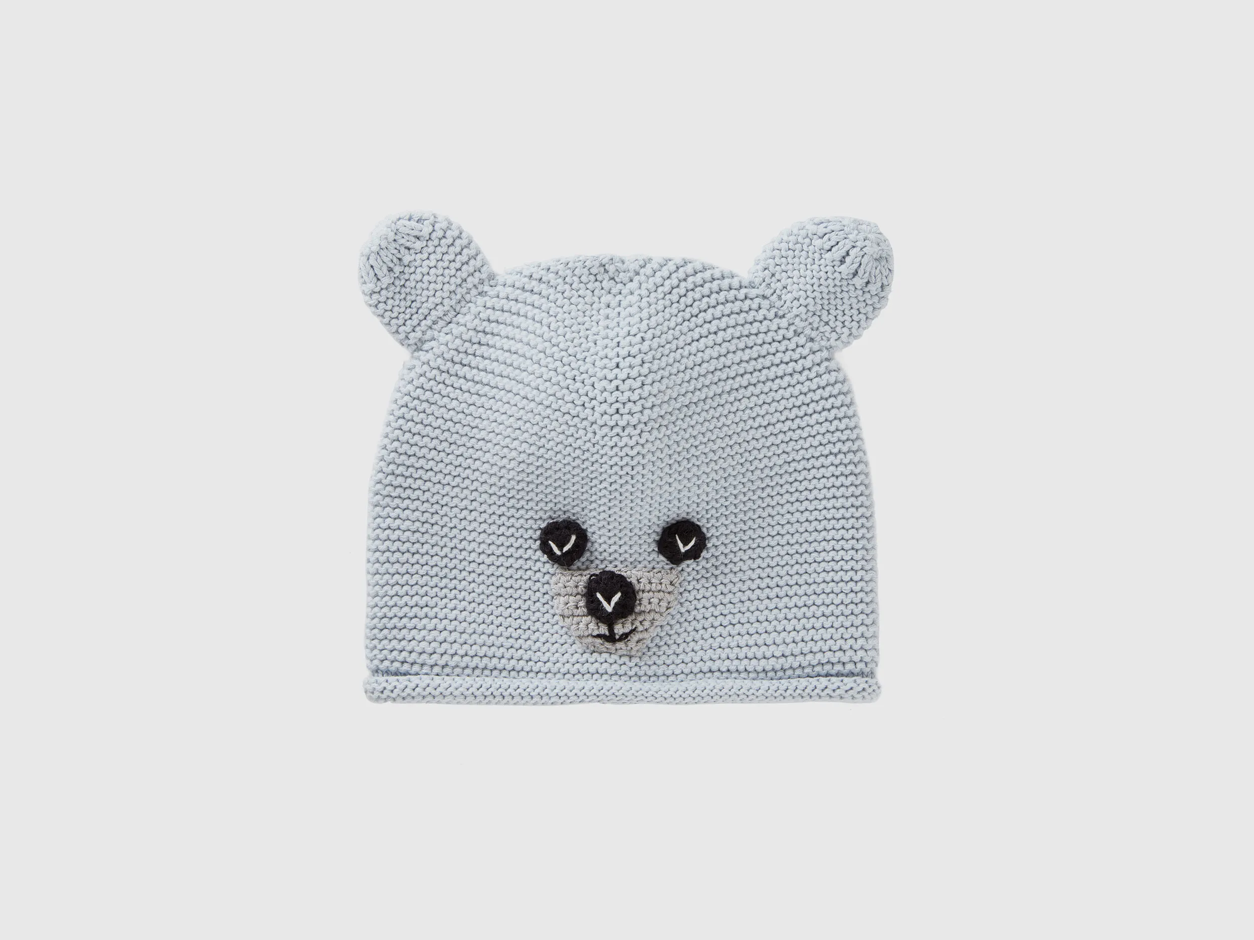Gorro de tricot con aplicaciones