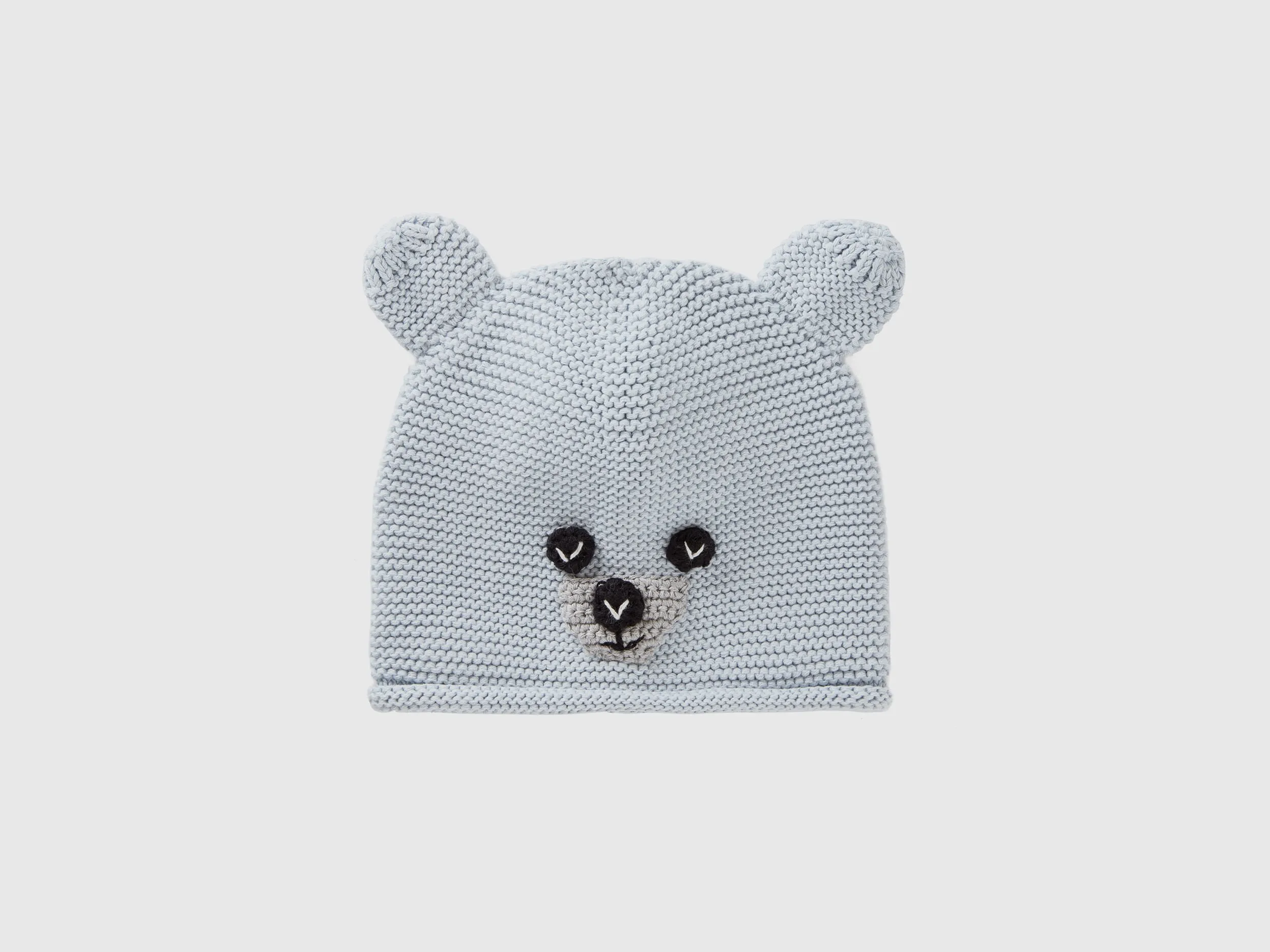 Gorro de tricot con aplicaciones