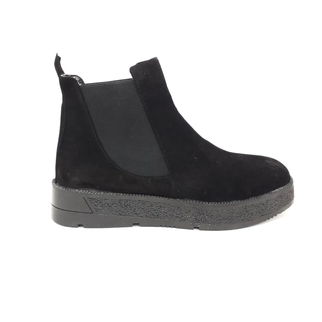 Marlow Black