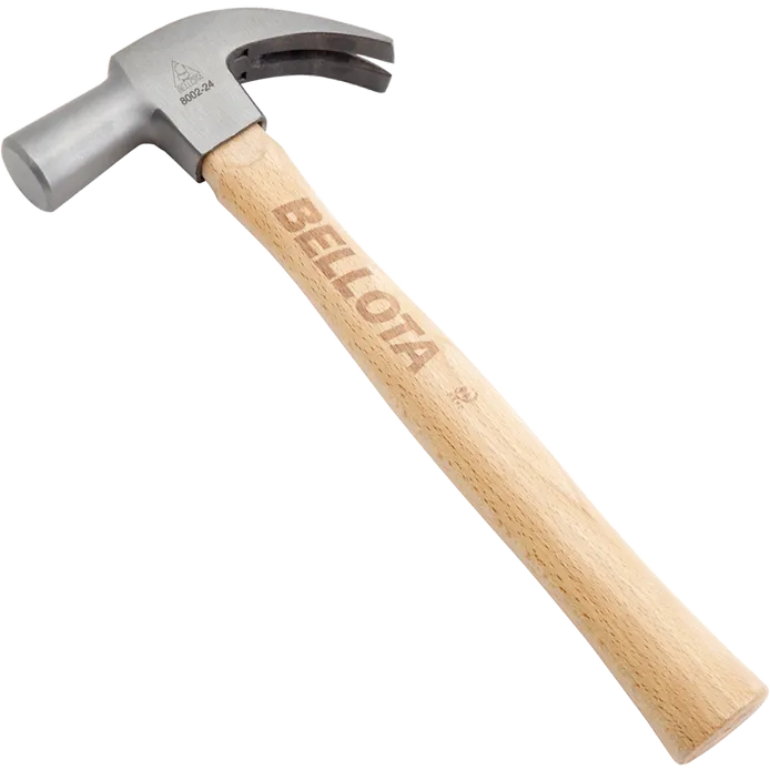 Martillo carpintero con mango de madera
