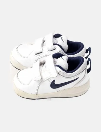 Nike Deportiva blanca velcro