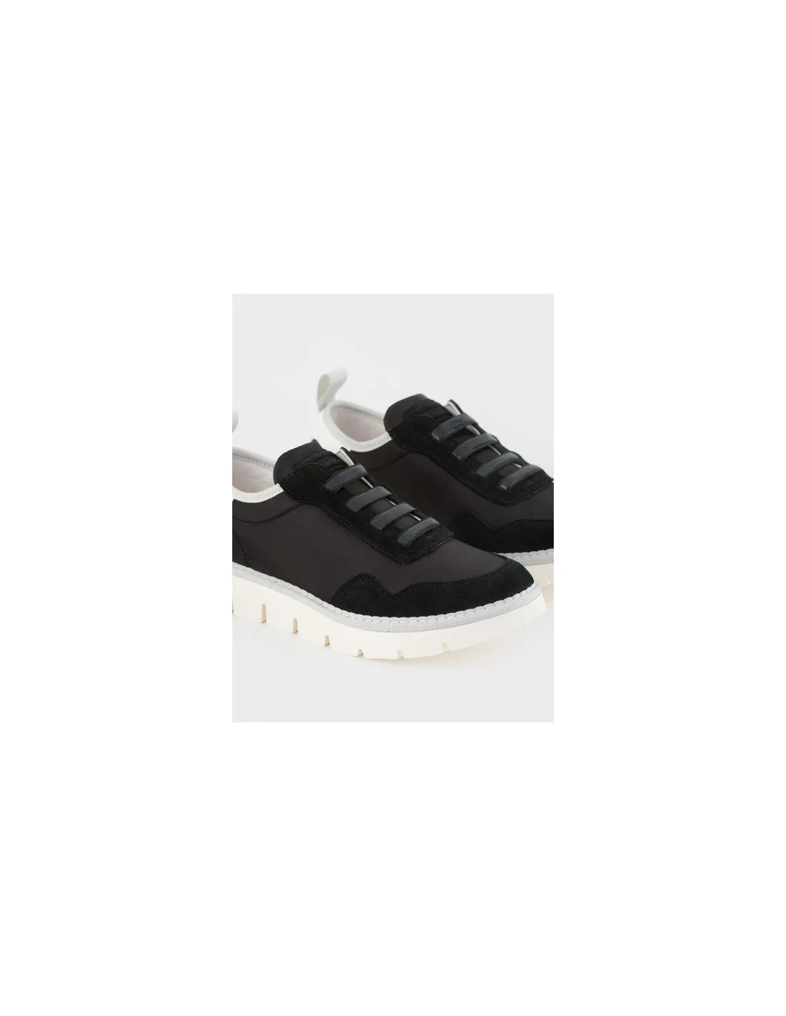 P05 SLIPON NEGRO