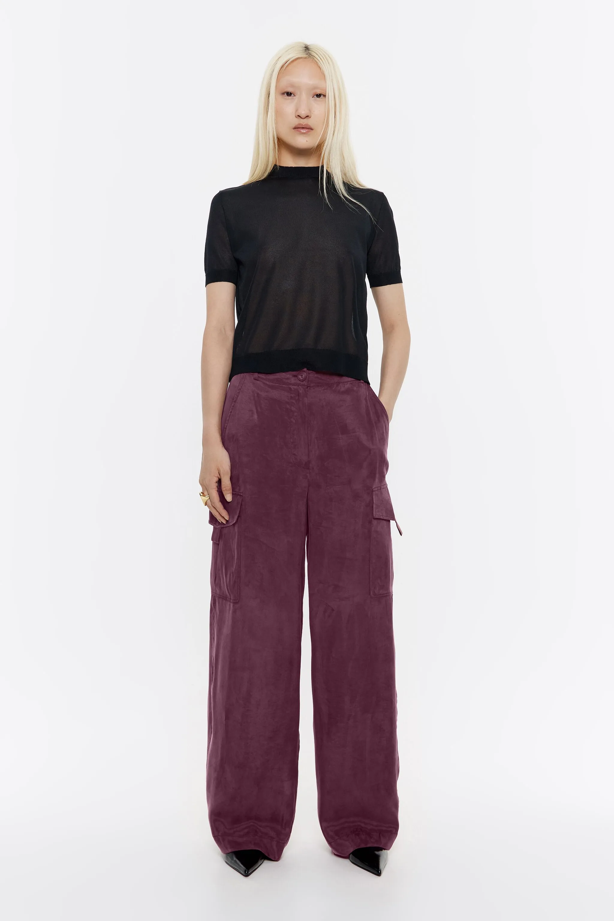 Pantalón cargo fluido burdeos