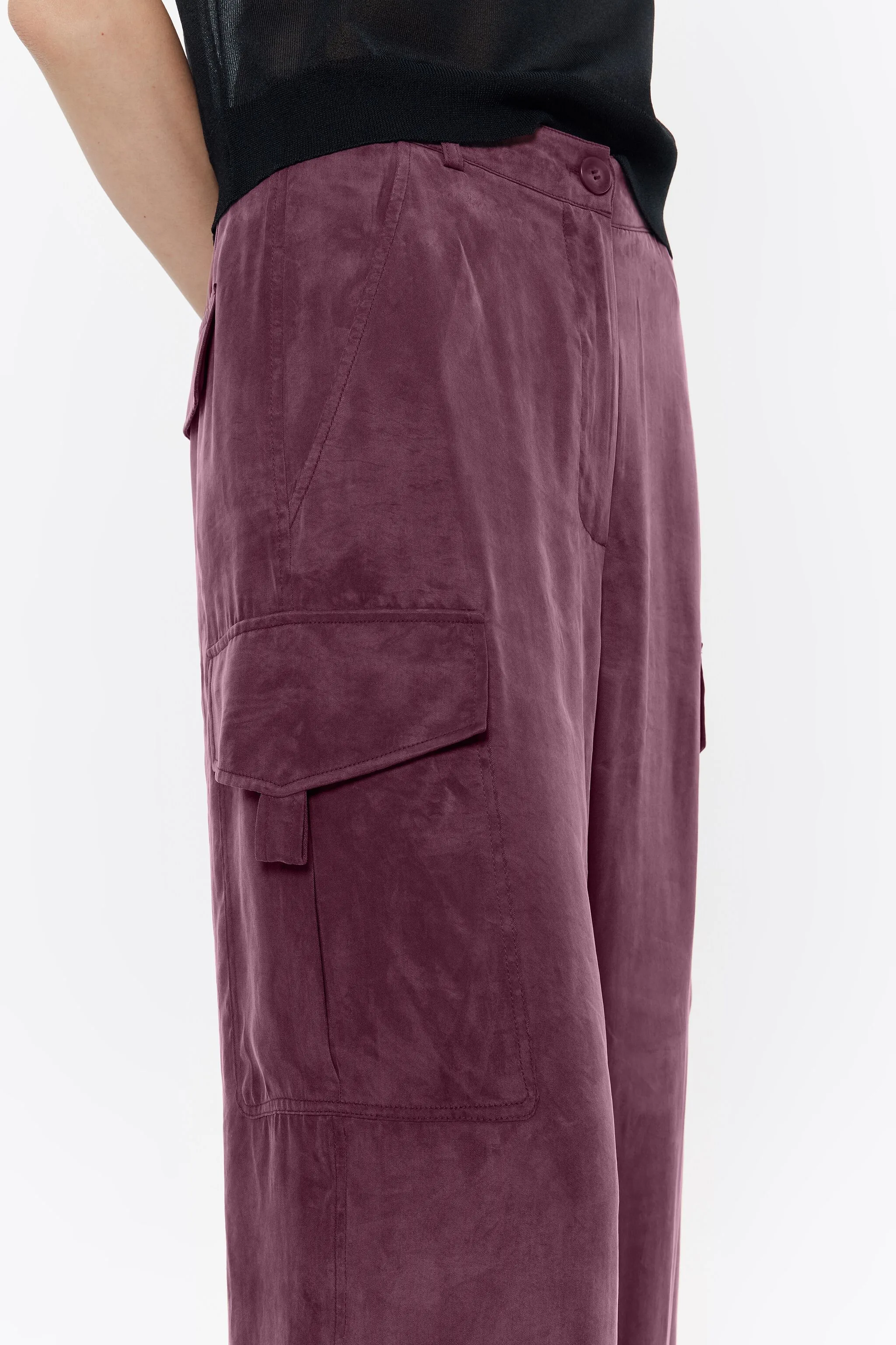 Pantalón cargo fluido burdeos