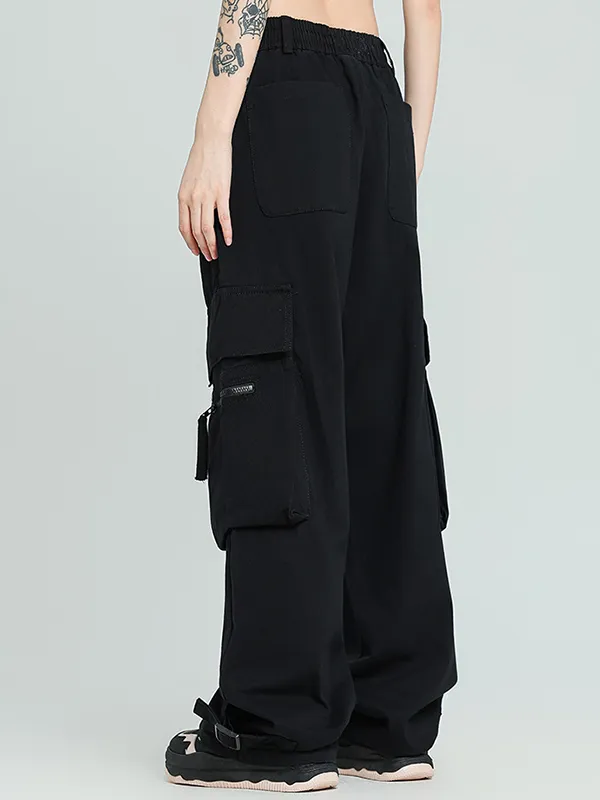 Pantalones cargo plisados de calle