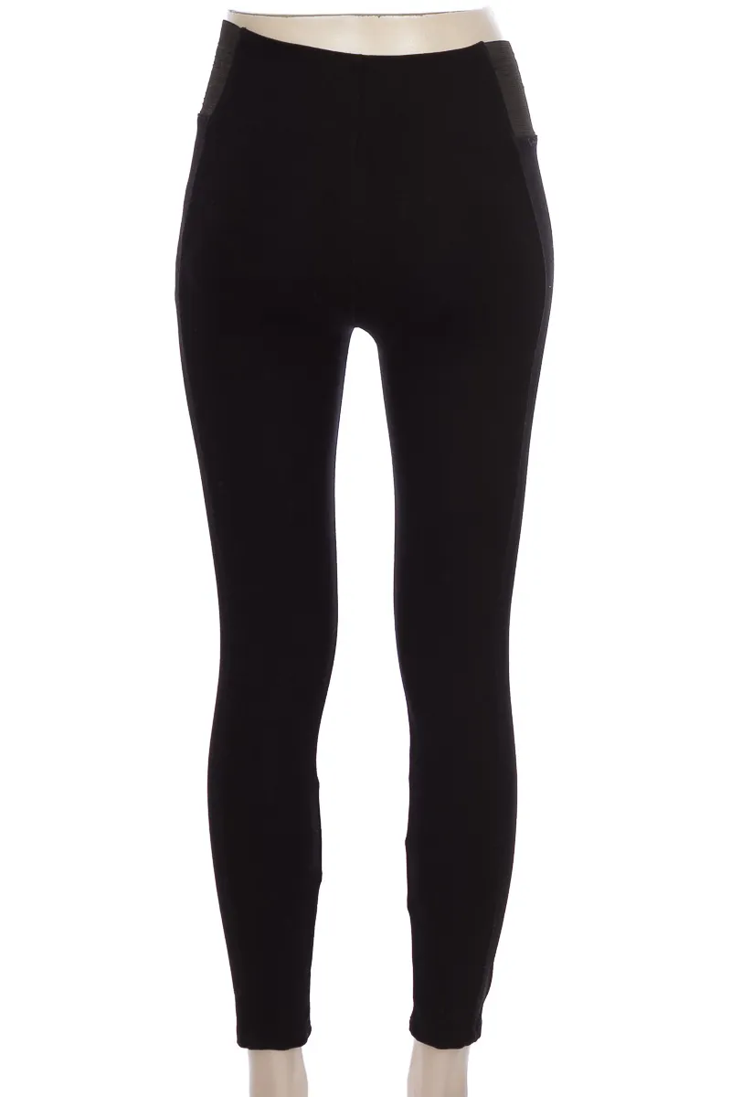 PANTALóN COLOR NEGRO  COLOR