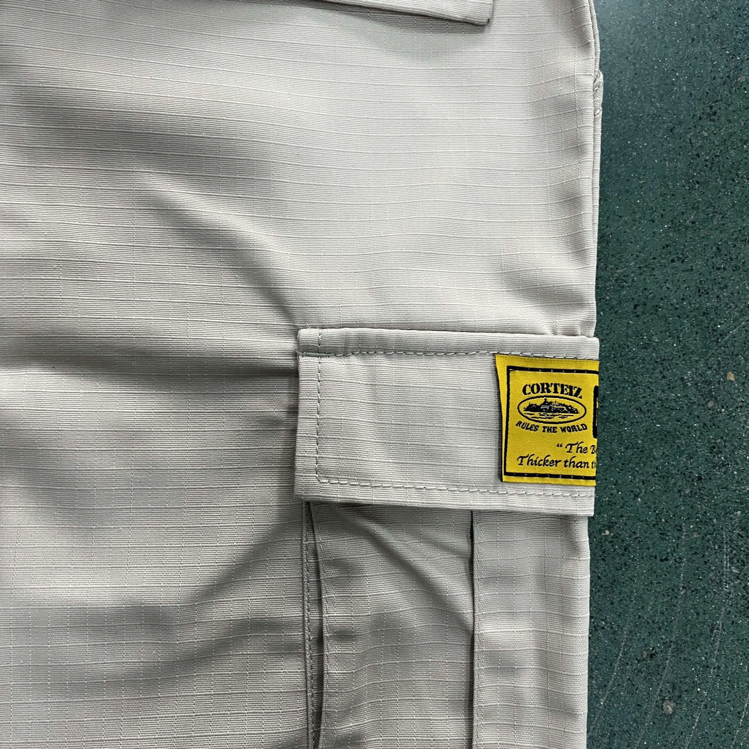Pantalón Corto Corteiz Beige Summer Season 2023
