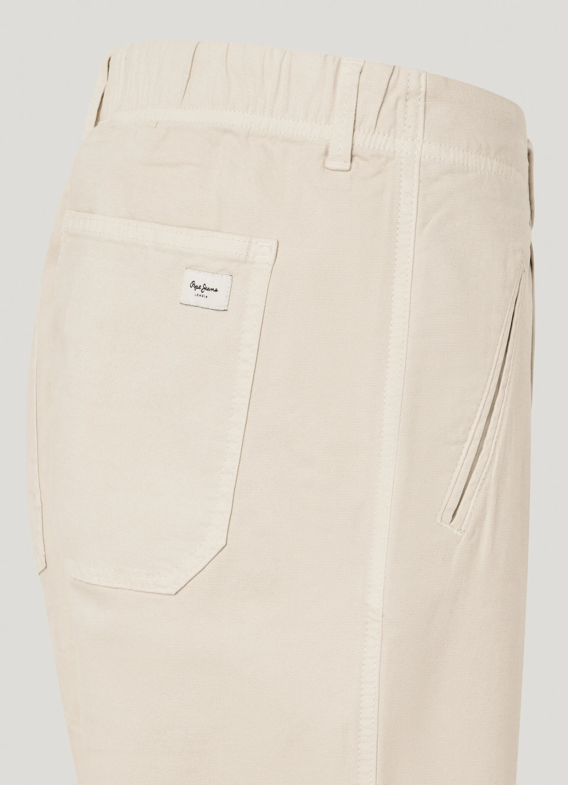 pantalón tejido elástico fit relaxed