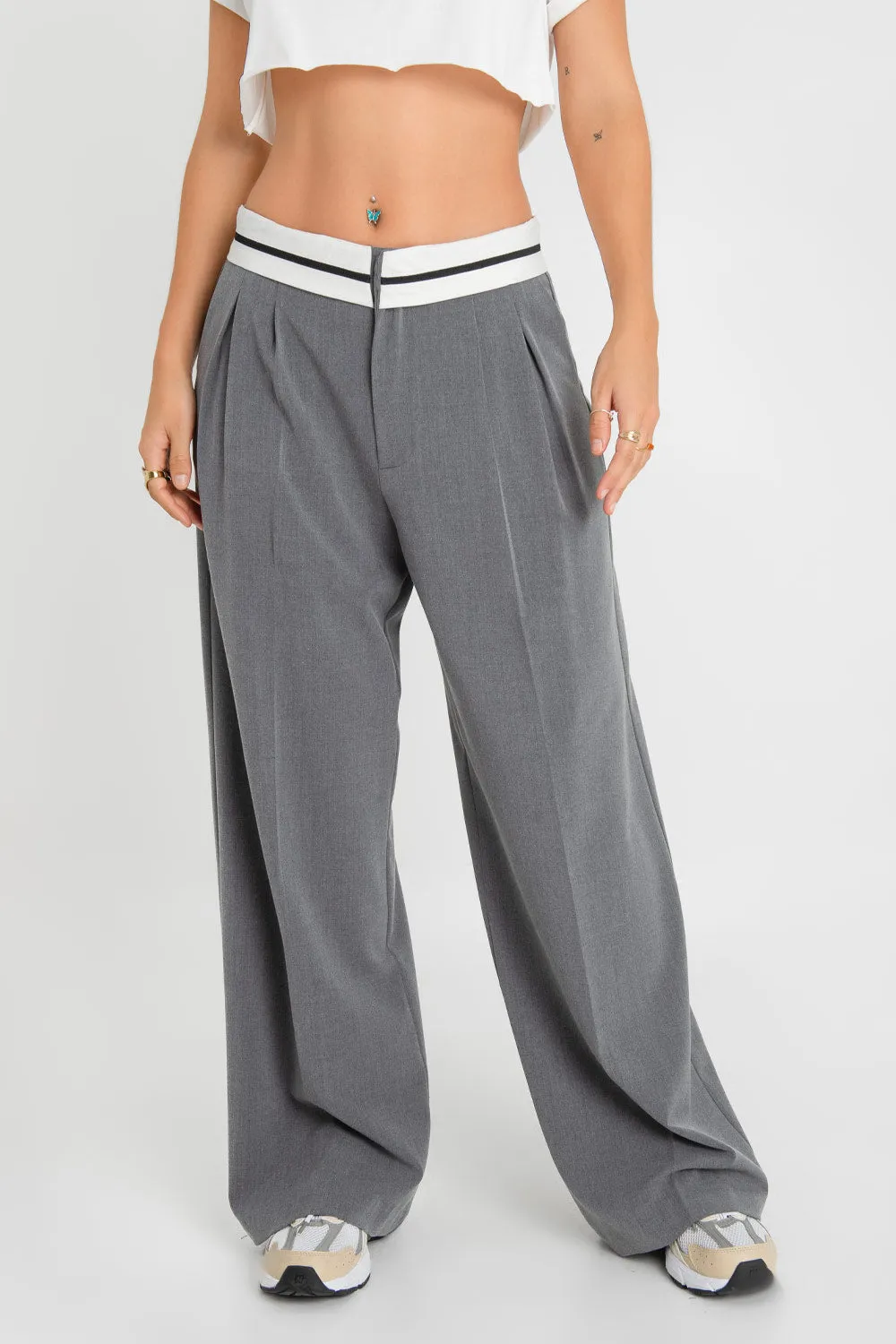 Pantalón wide leg detalle cintura en contraste