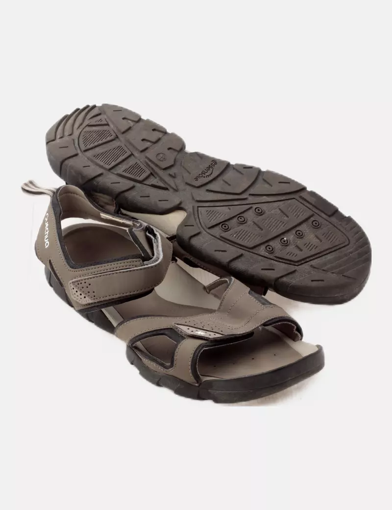 Quechua Sandalia marrón velcro