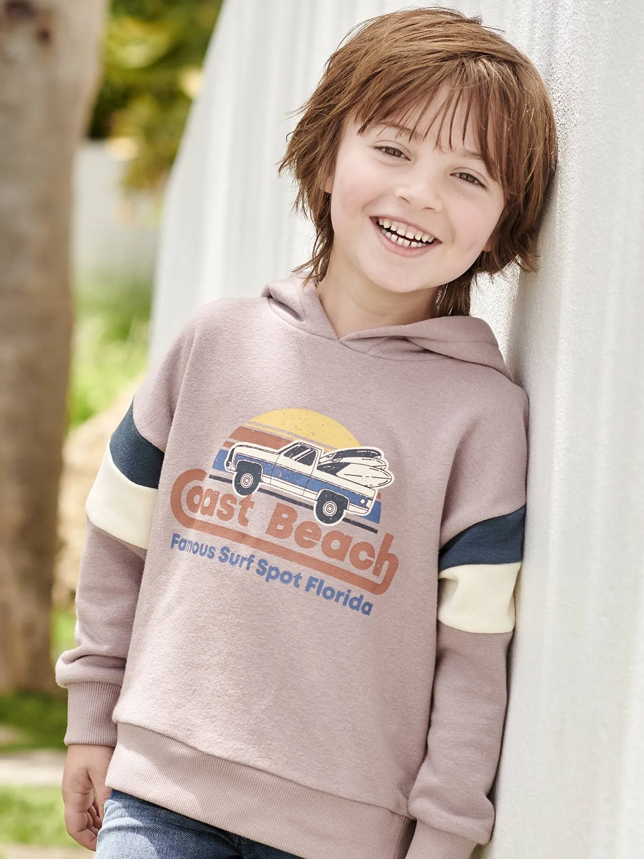 Sudadera con capucha motivo gráfico y con mangas colorblock para niño