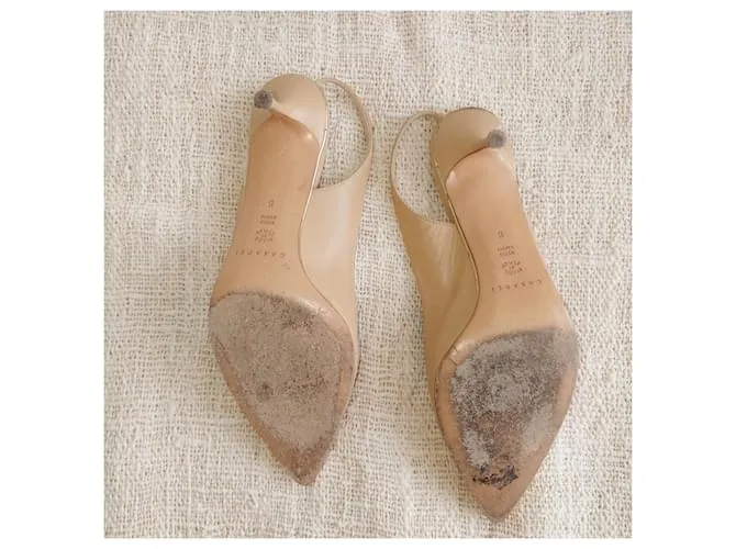 Tacones beige de Casadei 