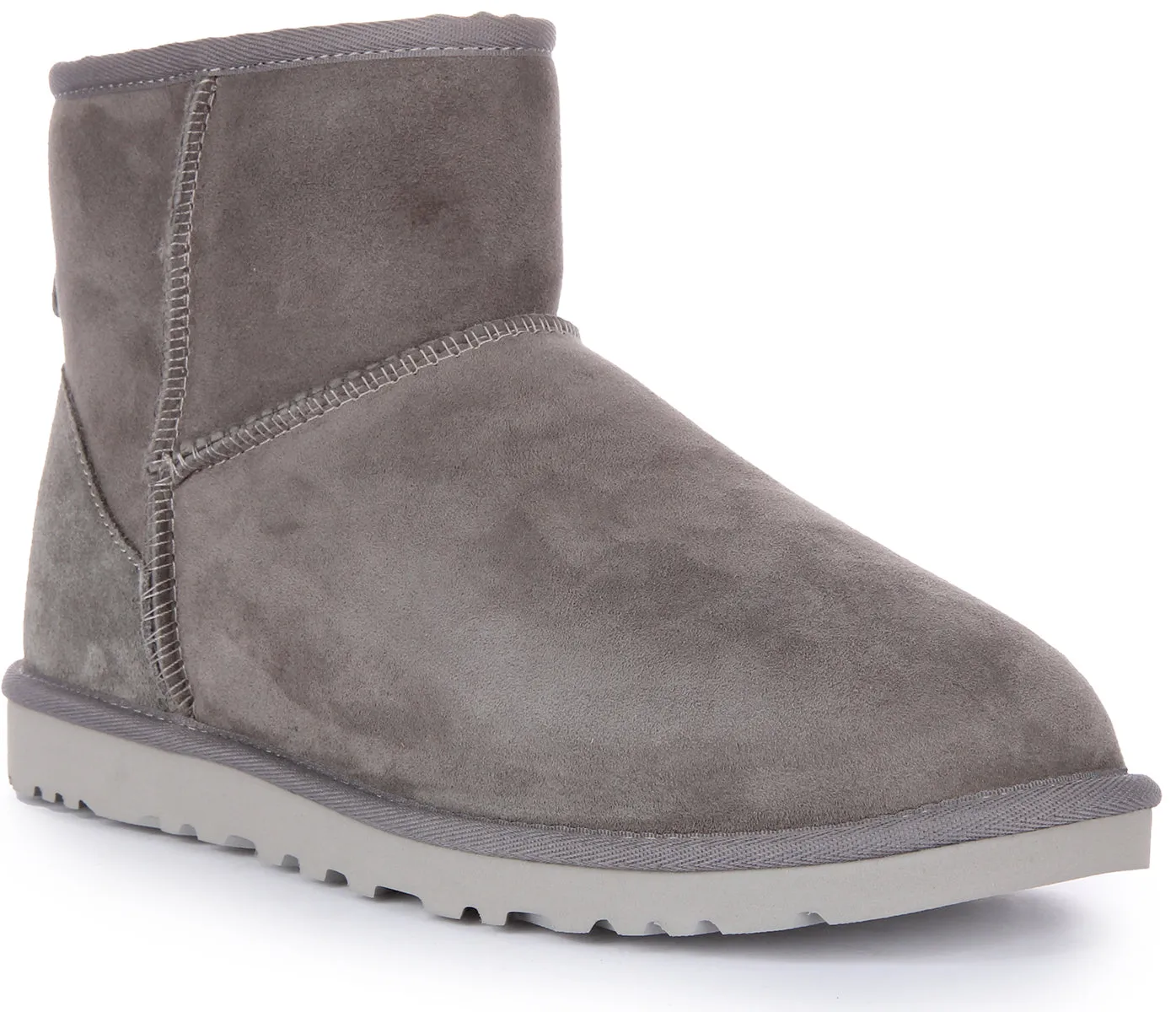 Ugg Classic Mini Mini bota de piel de oveja de ante para hombre en gris oscuro