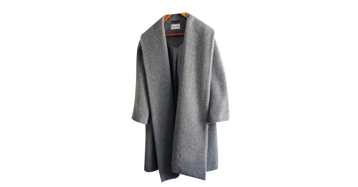 Zapa Capa, Ropa de calle Gris 