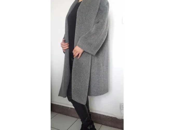 Zapa Capa, Ropa de calle Gris 