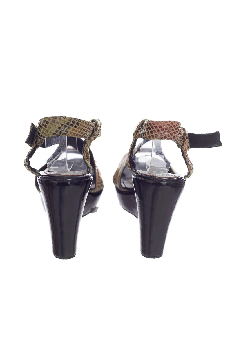 ZAPATOS COLOR BEIGE  ASTTON