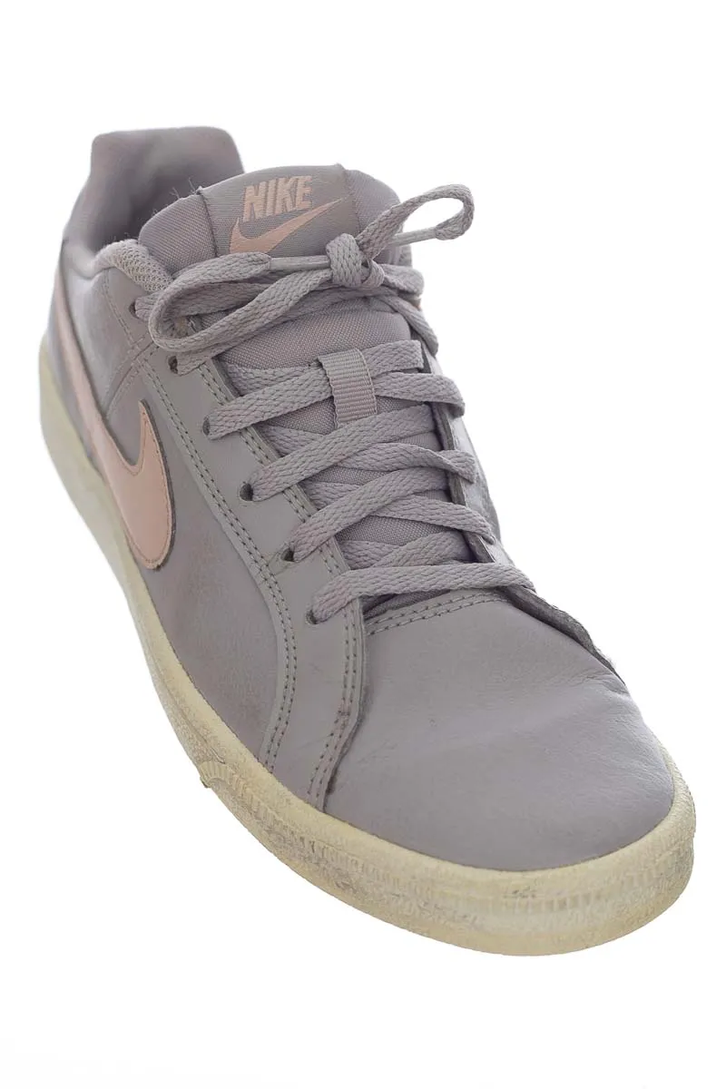 ZAPATOS COLOR GRIS  NIKE